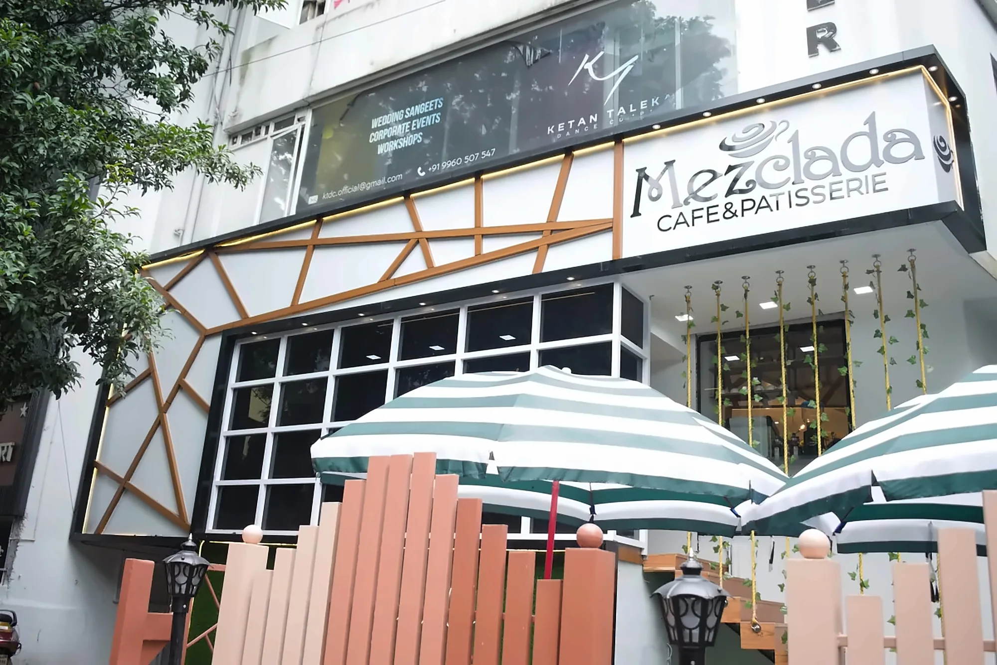 Café Façade & Terrace by RIHARA