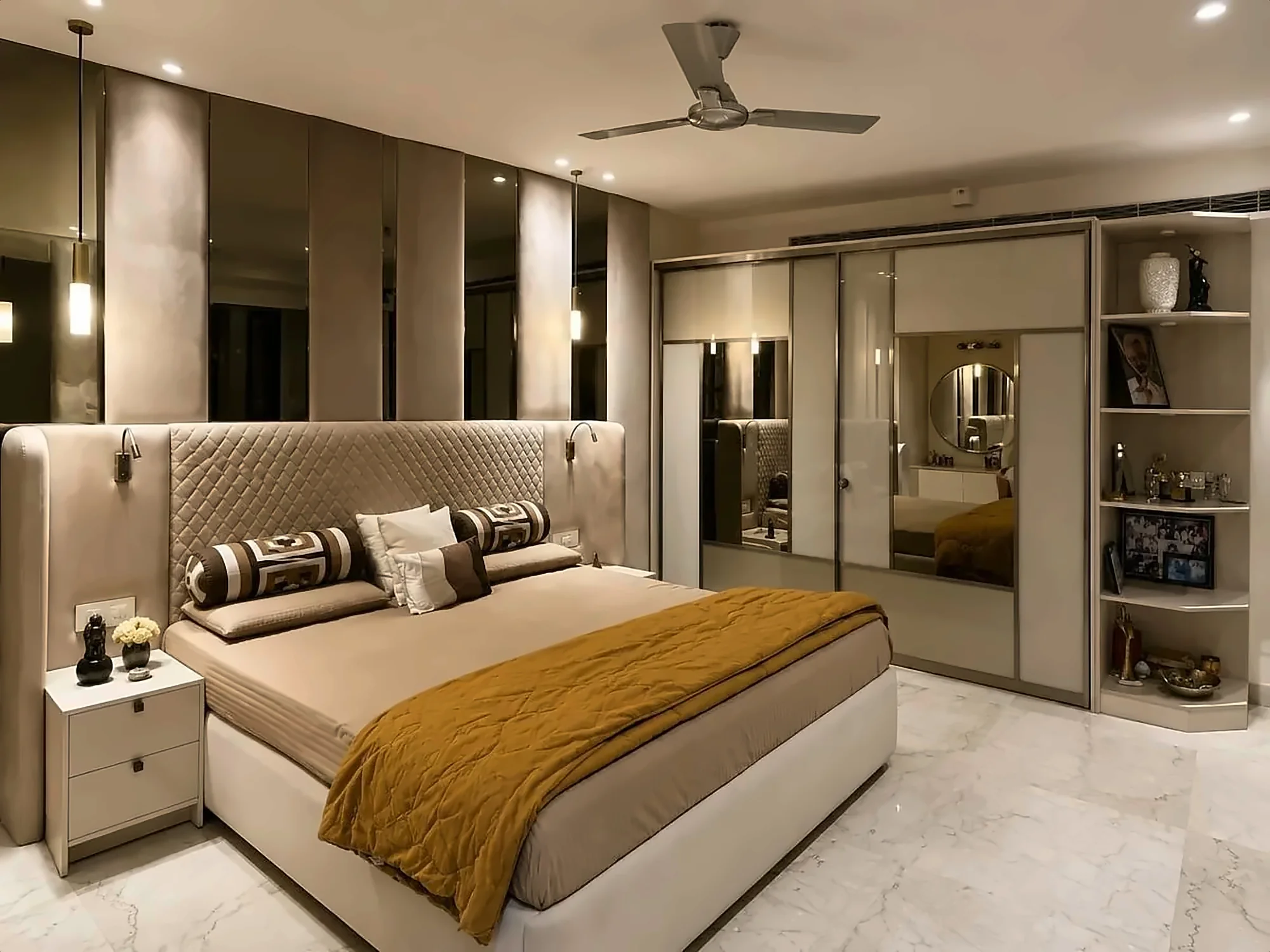 Mirror-Panel Master Suite by RIHARA