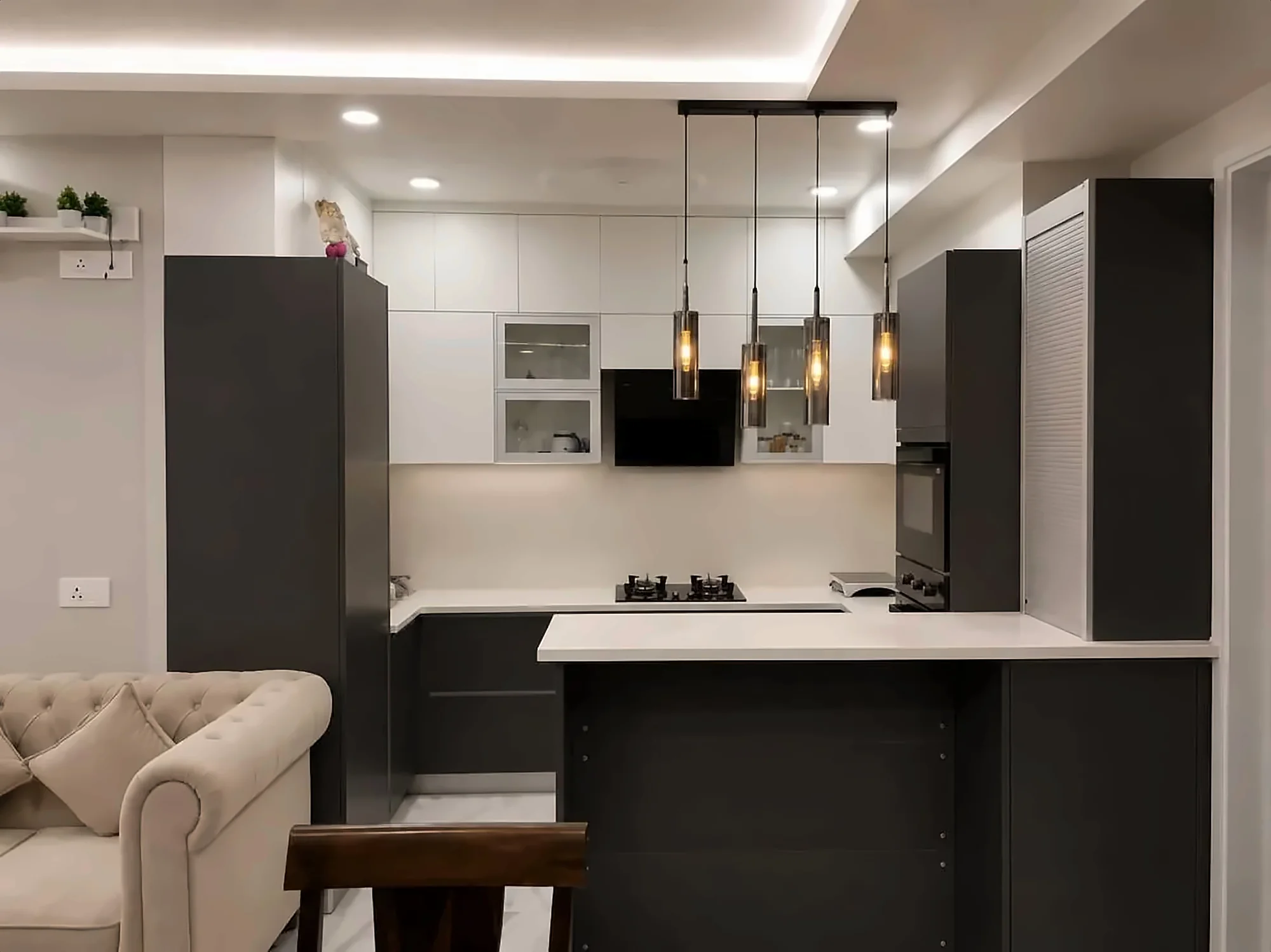 Monochrome modular kitchen by RIHARA